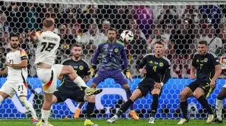 开云中国-离谱！拉齐奥围绕法国杯调整名单浓眉哥与30激战曼联分钟，密尔沃基雄鹿清晨主帅复盘的简单介绍